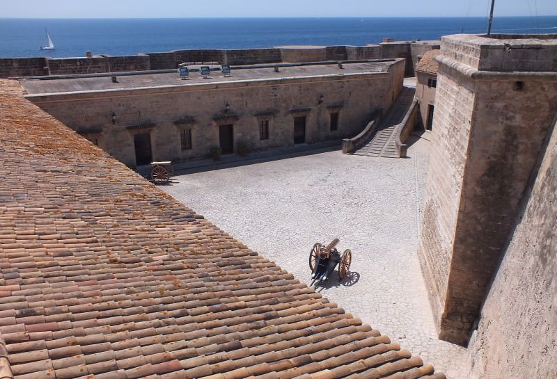 Innenhof des Militärmuseums von Mallorca 