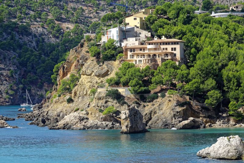 Villa am Steilhang im Südwesten Mallorcas
