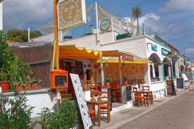 kleine Bar an der Kueste von Cala Ratjada