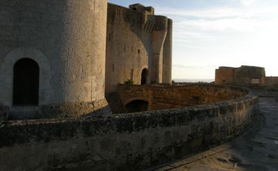 burgmauer des castell bellver in palma